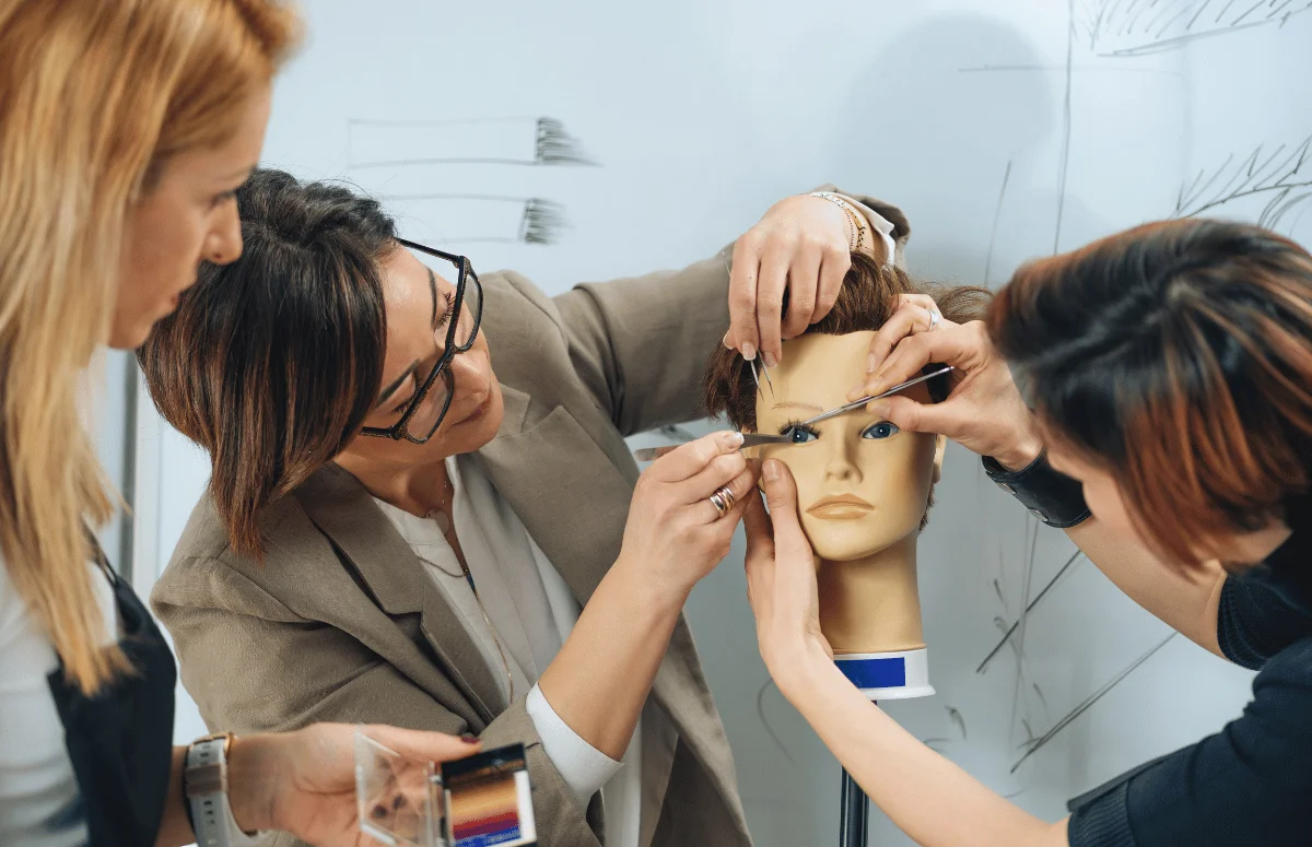 Formation d'extensions de cils